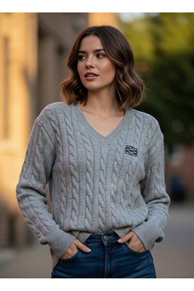 YusGos Women's Crew Neck Fishbone Hair Braided Chest Embroidered High Quality Knitwear Sweater