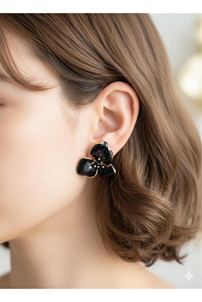 Pelin Aksesuar Black Enamel Gold Detailed Large Flower Earrings