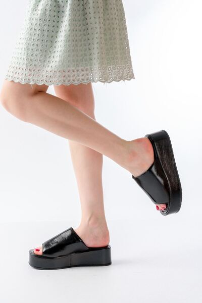 Shemard 861-1011 Black Broken Glass Wide Banded Wedge Women's Slippers