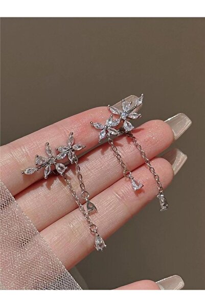 Pelin Aksesuar Gümüş Renk Kristal Çiçekli ve Zincir Sallantılı Zirkon Küpe