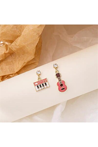 Pelin Aksesuar أقراط صغيرة على شكل جيتار وبيانو باللون الوردي