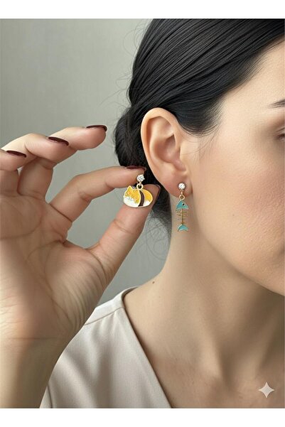 Pelin Aksesuar أقراط على شكل قطة وعظمة سمكة