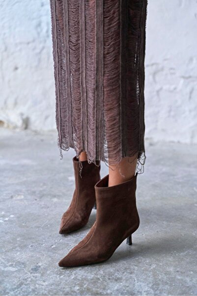 Lively Stylish Γυναικείες κοντές μπότες από σουέτ με μοντέρνα μοντέρνα γόβες με μυτερή μύτη Trisha