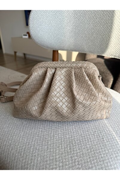 melecco Найпопулярніше: В'язана сумка-клатч з деталями з капітоне / Сумка-кла...