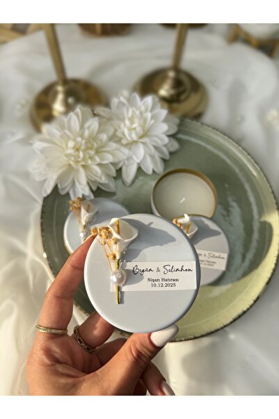 Gami Handmade Zambak Süslemeli Metal Kutulu Mum Söz, Nişan, Düğün, Nikah, Mev...