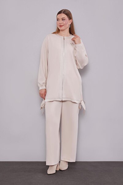 Levidor Cream Ribbon Detailed Double Suit