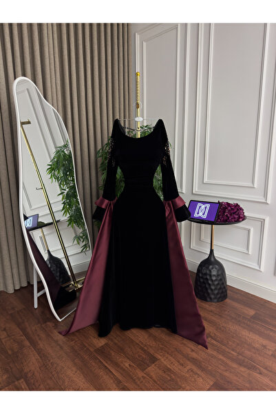 Generic Luxurious wool and Mikado evening gown - hand-embroidered crystals on the sleeves - elegant royal design in black and burgundy