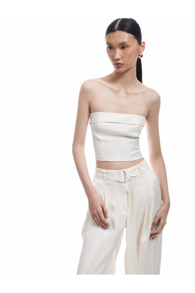 Koton Kat Detaylı Viskon Straplez Crop Bluz