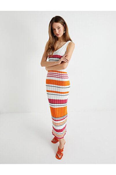 Koton Μακρύ φόρεμα με κροσέ με χοντρά λουράκια και λαιμόκοψη σε σχήμα U, άνετο και ευνοϊκό