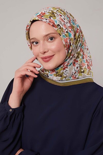 Levidor وشاح ناعم بنمط زهور مختلطة باللون الأخضر الزيتي