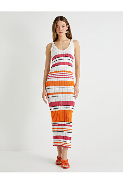 Koton Μακρύ φόρεμα με κροσέ με χοντρά λουράκια και λαιμόκοψη σε σχήμα U, άνετο και ευνοϊκό