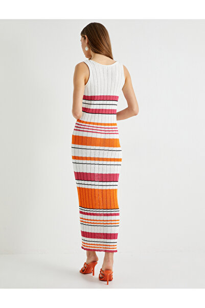 Koton Μακρύ φόρεμα με κροσέ με χοντρά λουράκια και λαιμόκοψη σε σχήμα U, άνετο και ευνοϊκό