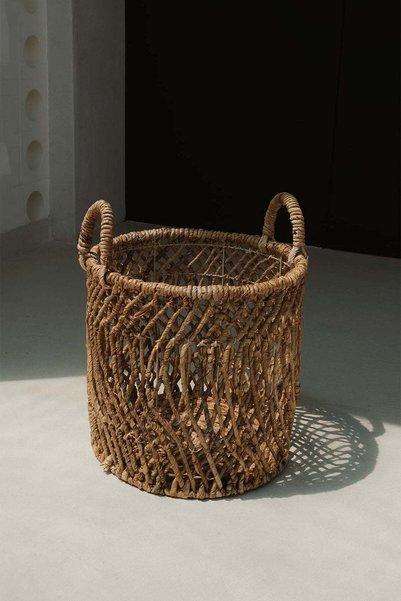 Barine سلة زخرفية بتفاصيل مخرمة مصنوعة من ألياف الموز مقاس 34×39 سم