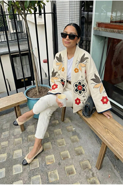 FEMELLE Κρεμ Κεντημένο Vintage Μπουφάν με Κέντημα