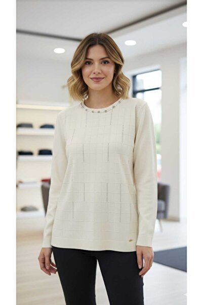 Aylin Embroidered Front, Round Neck, Long Sleeves, Length 60cm, Knitwear
