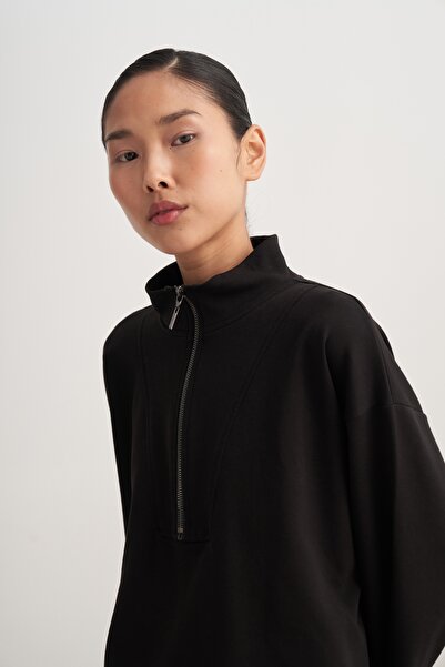 EBU Prive Women's Interlock D Mock Neck Sweat Black