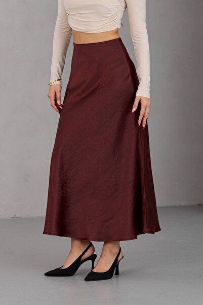VAGGON Women's Burgundy Satin Textured Long A-Line Skirt Vs01687