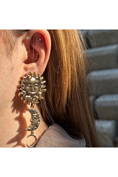 Begüm&CO Atelier أقراط ماركة ZR بتصميم الشمس والقمر