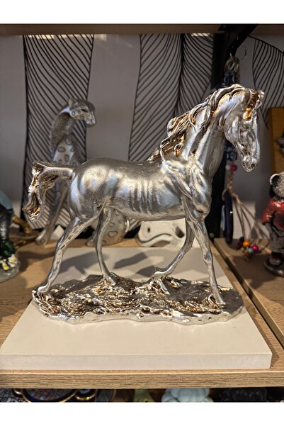 Atak Hediyelik Dekoratif yürüyen At biblo el yapımı polyester
