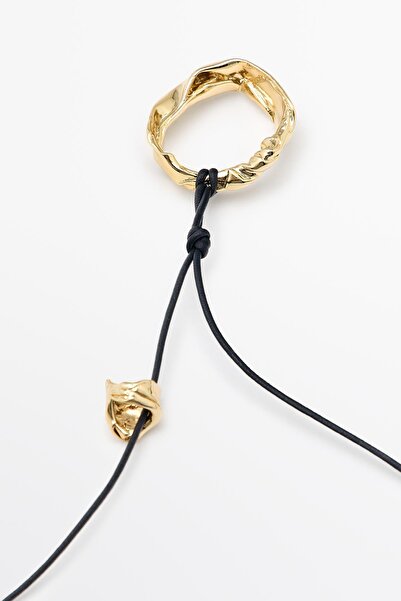 Massimo Dutti Asimetrik parçalı deri kolye