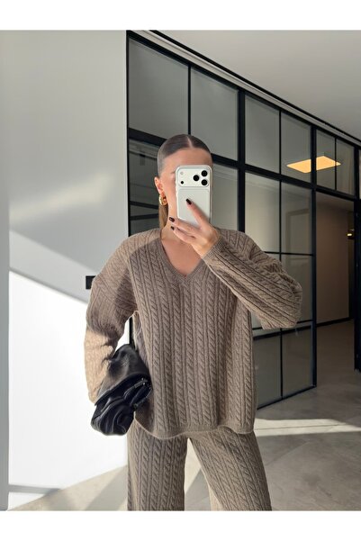 BB Bensu Buyruk SET DE TRICOTAJ OVERSIZE CU ÎNȚĂRITĂ PĂR