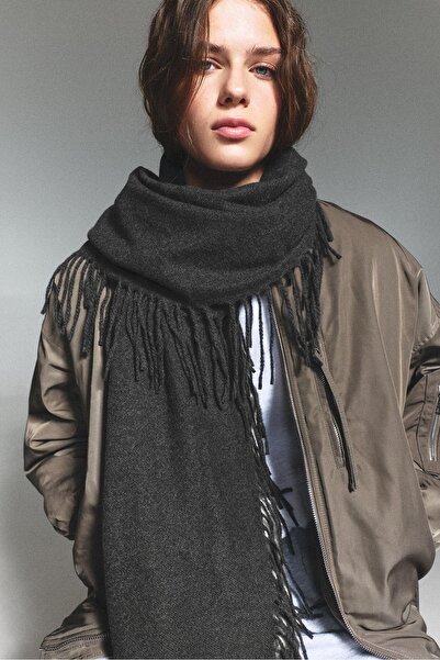 Pull & Bear Fringed scarf
