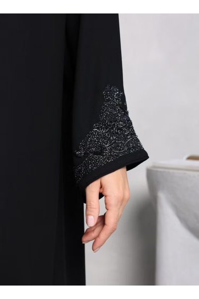 Nikias Crepe abaya with elegant handwork