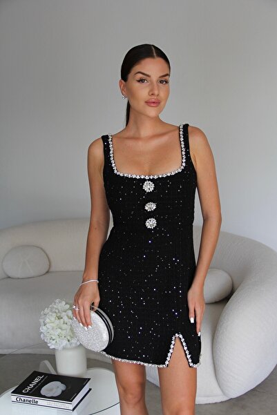 Julidress Černé mini šaty z prémiového tvídu s detaily brože a kamínkovým zdobením na ramínkách