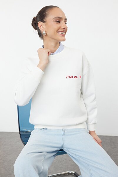 Trendyol Collection Ecru Thick Fleece Inside Regular/Normal Fit Slogan Vyšívaná pletená mikina TWOAW21SW1061