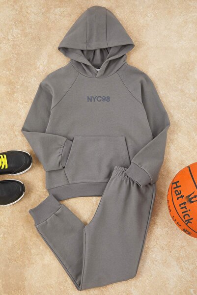 TRENDYOLKIDS Antracit pamut kapucnis póló nyakú, túlméretezett kötött fiú alsó - felső szett TKDAW26AU00009