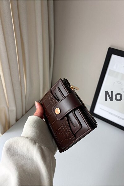 Yuka Atelier Ela Πορτοφόλι μεσαίου μεγέθους αποσπώμενη κάρτα με λεπτομέρεια από συνθετικό δέρμα