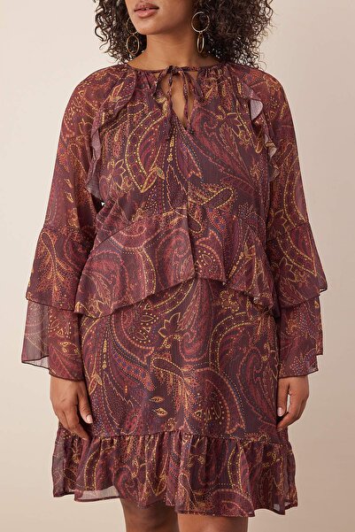 Trendyol Curve Φόρεμα με πολύχρωμο σχέδιο σάλι Yoryo σιφόν υφαντό μεγάλου μεγέθους TBBAW26AH00078