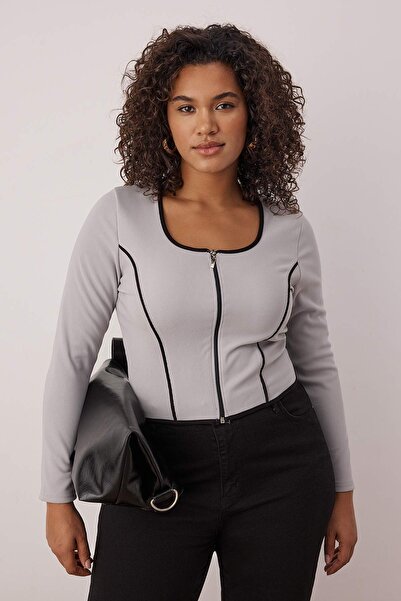 Trendyol Curve Teen Gray Contrast Piped Detail Fitted/Fitted Zippered Neckline Stretchy Knitted Blouse Tbbaw26Af00041