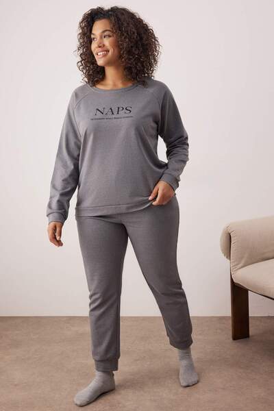 Trendyol Curve Σετ αθλητικής φόρμας μεγάλου μεγέθους από βαμβακερό πλεκτό γκρι εμπριμέ TBBAW23AI00016