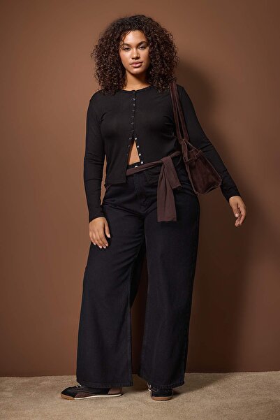 Trendyol Curve Black Snap Crop Boy Basic Knitted Plus Size Blouse Tbbaw26Af00119