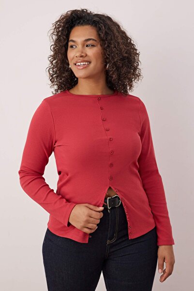 Trendyol Curve Red Button Detailed Crew Neck Ribbed Stretchy Regular Length Knitted Plus Size Blouse Tbbaw26Af00028
