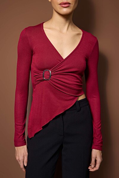 Trendyol Collection Burgundy Accessory Detailed Asymmetric Fitted/Bodycon Knitted Blouse Twoaw26Bz00322