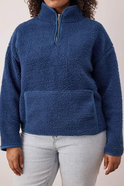 Trendyol Curve Indigo Piping Detailed Stand Collar Plush Soft Plus Size Sweatshirt Tbbaw26Ao00040