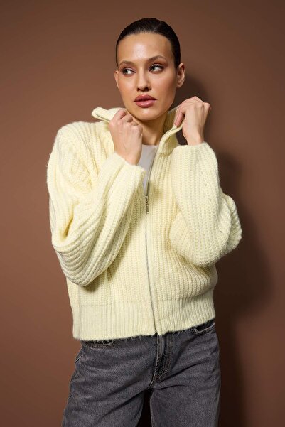 Trendyol Collection Wardrobe Essentials Yellow Zippered Soft Textured Wide Fit Knitwear Cardigan | Twoaw26Hi00049