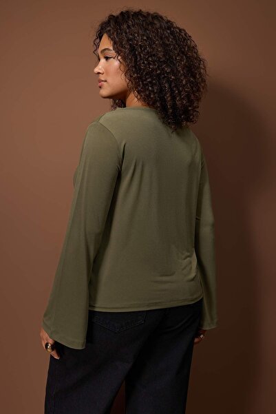 Trendyol Curve Khaki Black Relaxed/Casual Fit Spanish Sleeve Stretchy Knitted Blouse Tbbaw26Af00103