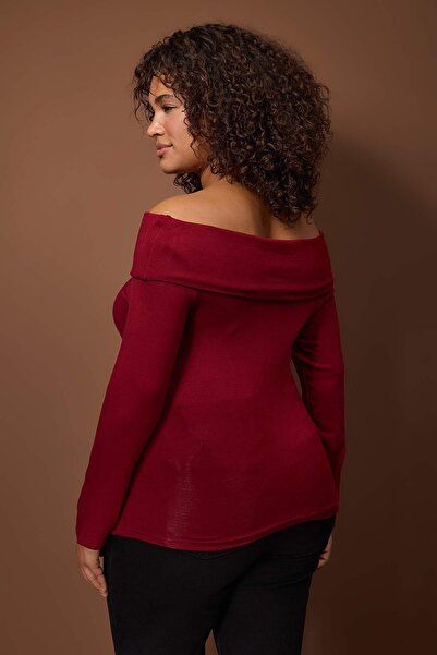 Trendyol Curve Brown Viscose Soft Fabric Bodycon Carmen Collar Knitted Plus Size Blouse Tbbaw26Af00094