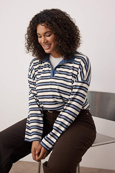 Trendyol Curve Blaue gerippte Strickbluse in Übergröße