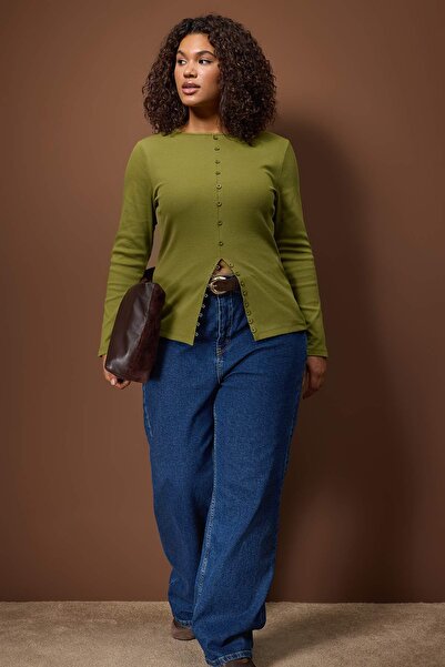 Trendyol Curve Khaki Button Detailed Crew Neck Ribbed Stretchy Regular Length Knitted Plus Size Blouse Tbbaw26Af00028