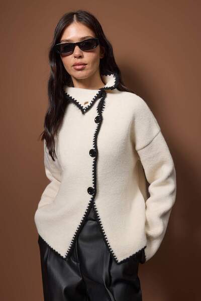 Trendyol Collection Ecru Mock Neck Color Block Knitwear Cardigan Twoaw26Hi00295