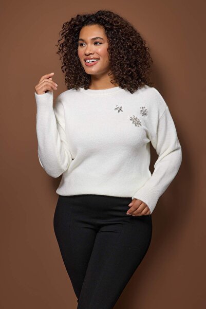 Trendyol Curve Ecru Stone Detailed Soft Feel Knitwear Sweater Tbbaw26An00009