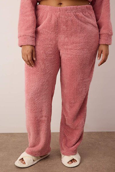 Trendyol Curve Ροζ πλεκτό σετ πιτζάμες με βελούδινη κουκούλα και λεπτομέρεια αυτιού - TBBAW25AI00021