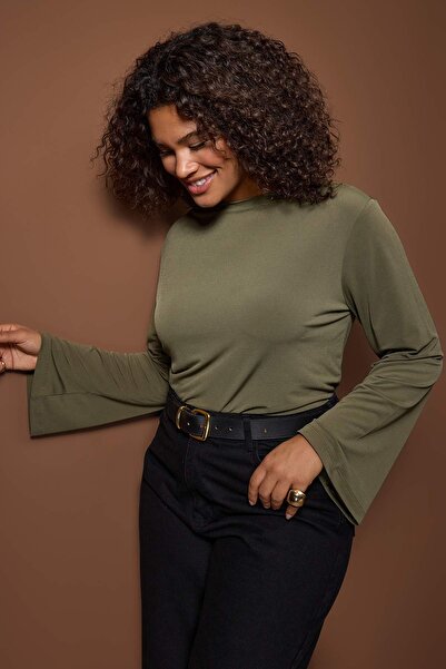 Trendyol Curve Khaki Black Relaxed/Casual Fit Spanish Sleeve Stretchy Knitted Blouse Tbbaw26Af00103