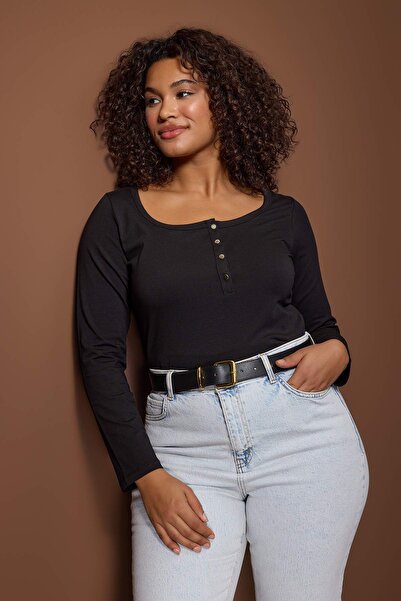 Trendyol Curve Black Knitted Bodycon Button Detail Plus Size Blouse Tbbaw26Af00008