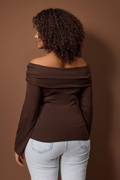 Trendyol Curve Red Viscose Soft Fabric Bodycon Carmen Collar Knitted Plus Size Blouse Tbbaw26Af00094