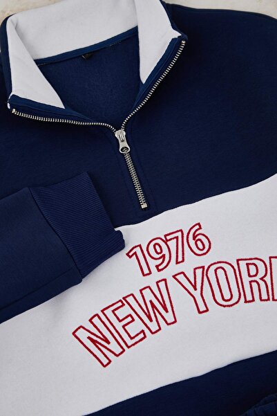 Trendyol Collection Σετ αθλητικής φόρμας Navy Blue Top Regular Bottom Straight ψηλός λαιμός με κεντημένο εσωτερικό φλις TMNAW26EM00002